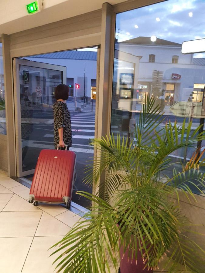 Brit Hotel Confort Nevers Centre Gare Exterior foto