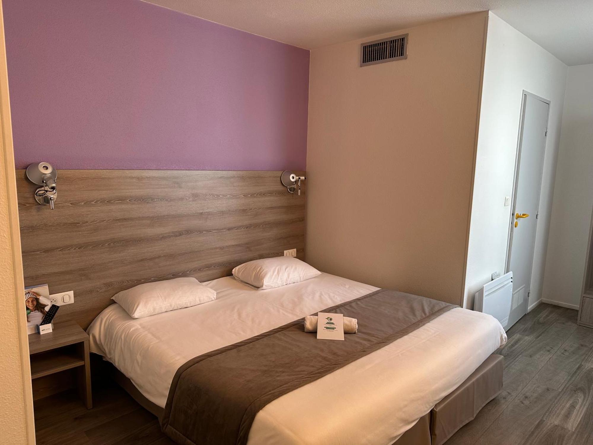 Brit Hotel Confort Nevers Centre Gare Exterior foto
