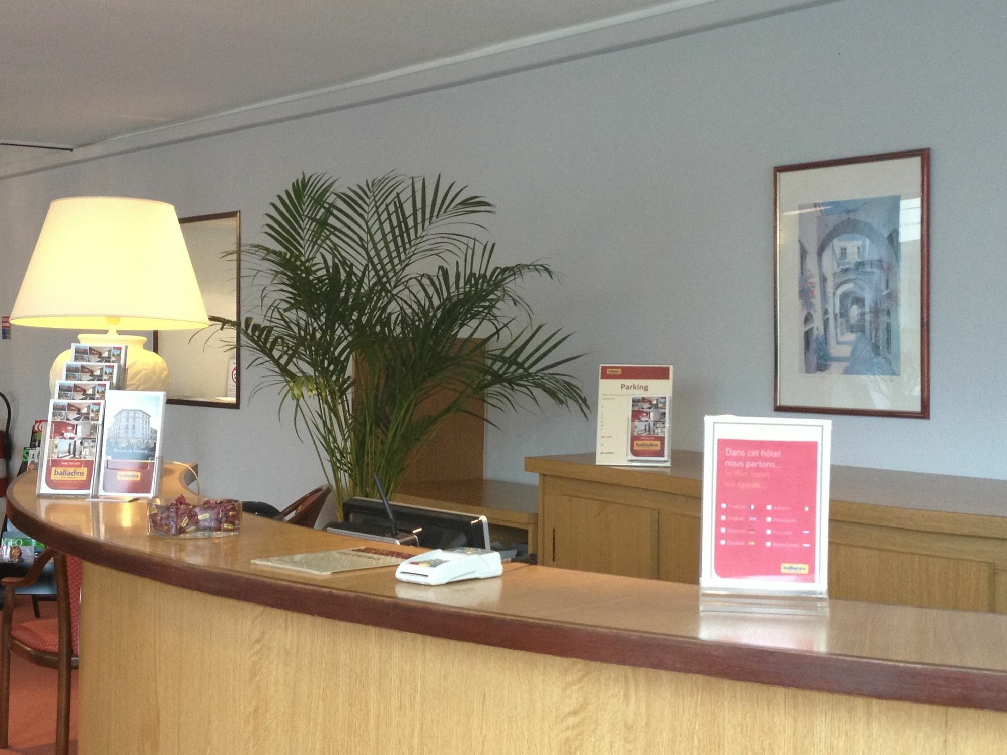 Brit Hotel Confort Nevers Centre Gare Exterior foto