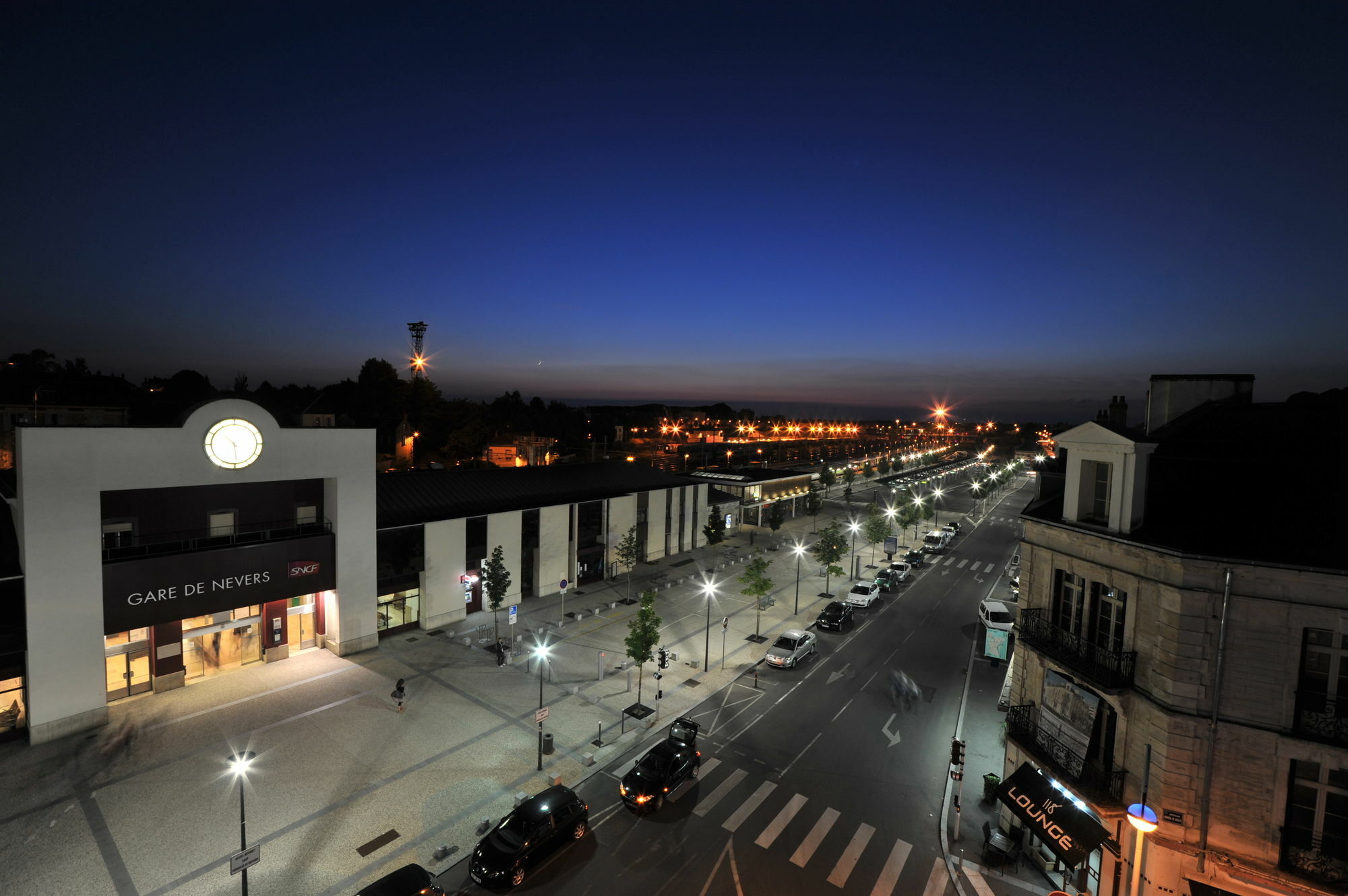 Brit Hotel Confort Nevers Centre Gare Exterior foto