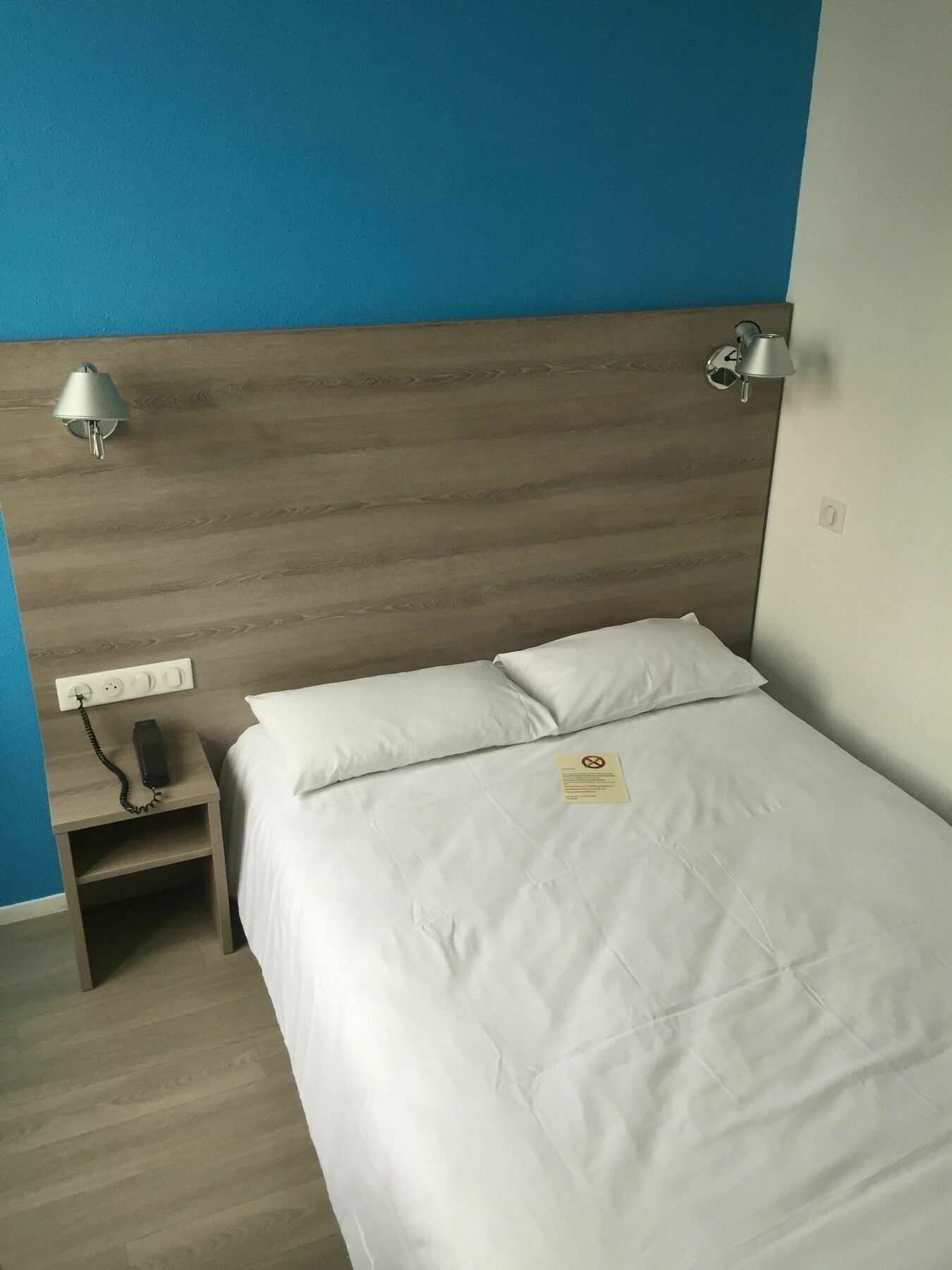 Brit Hotel Confort Nevers Centre Gare Exterior foto