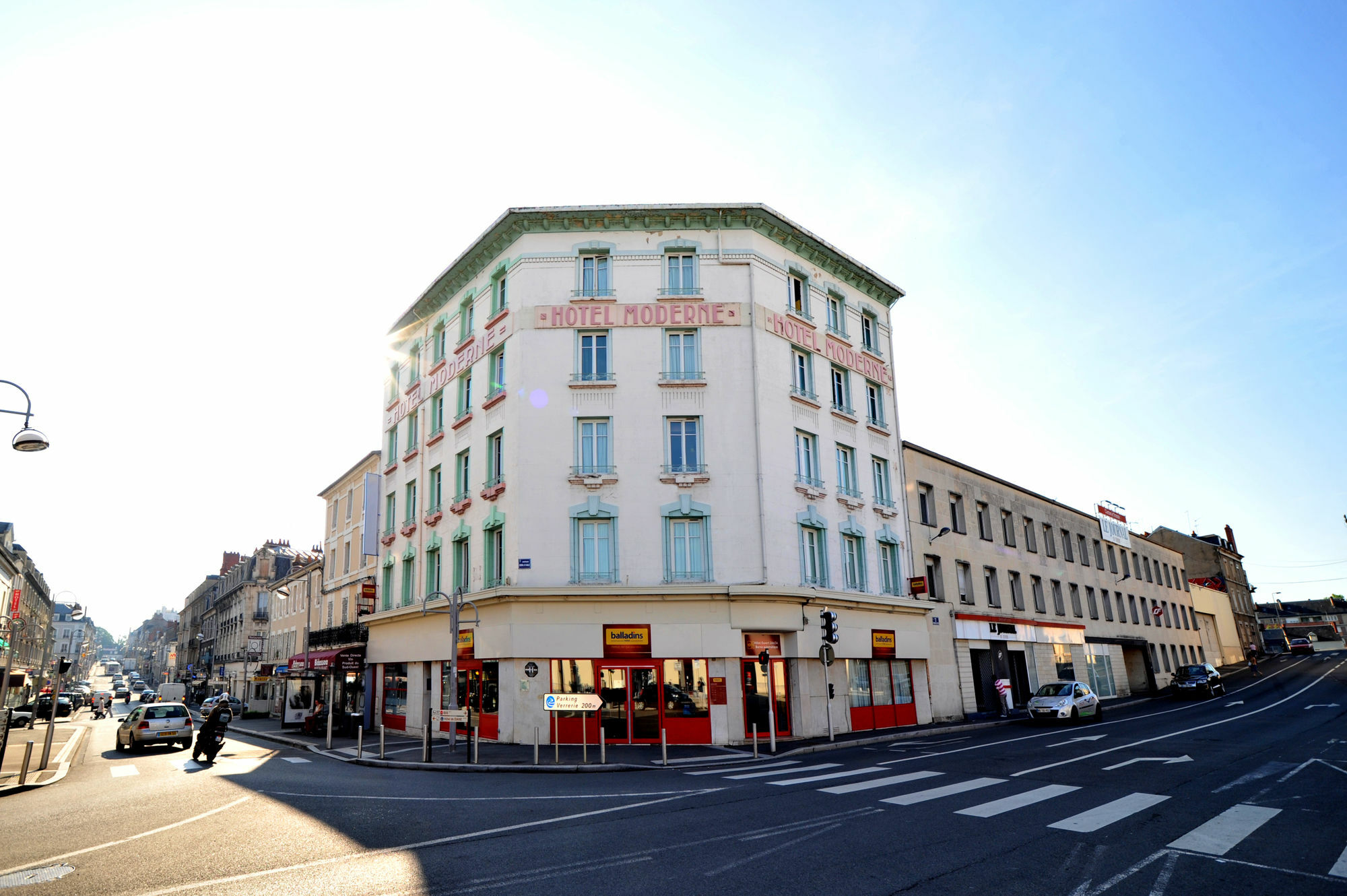 Brit Hotel Confort Nevers Centre Gare Exterior foto